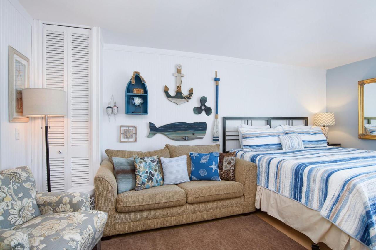 Waterside Suites Saugatuck Extérieur photo