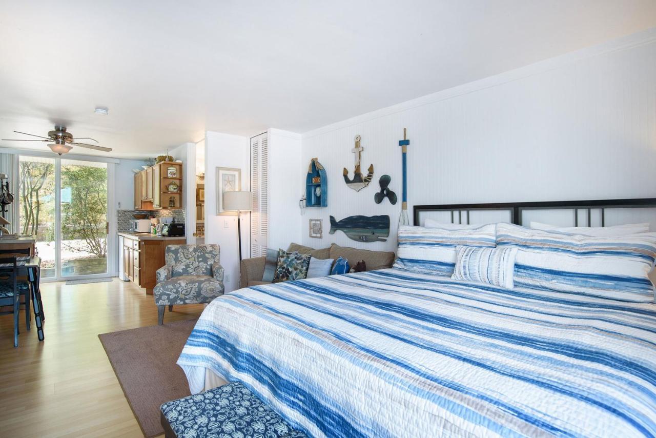 Waterside Suites Saugatuck Extérieur photo