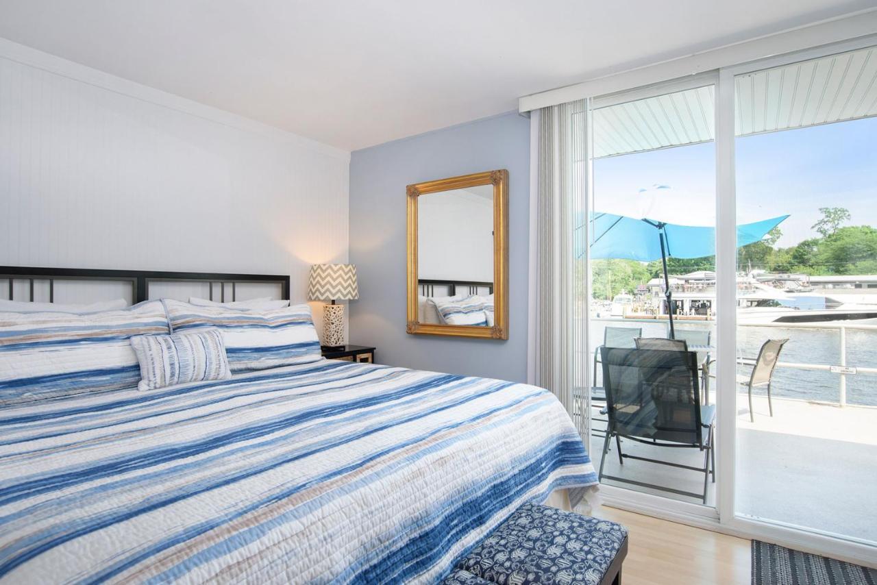 Waterside Suites Saugatuck Extérieur photo