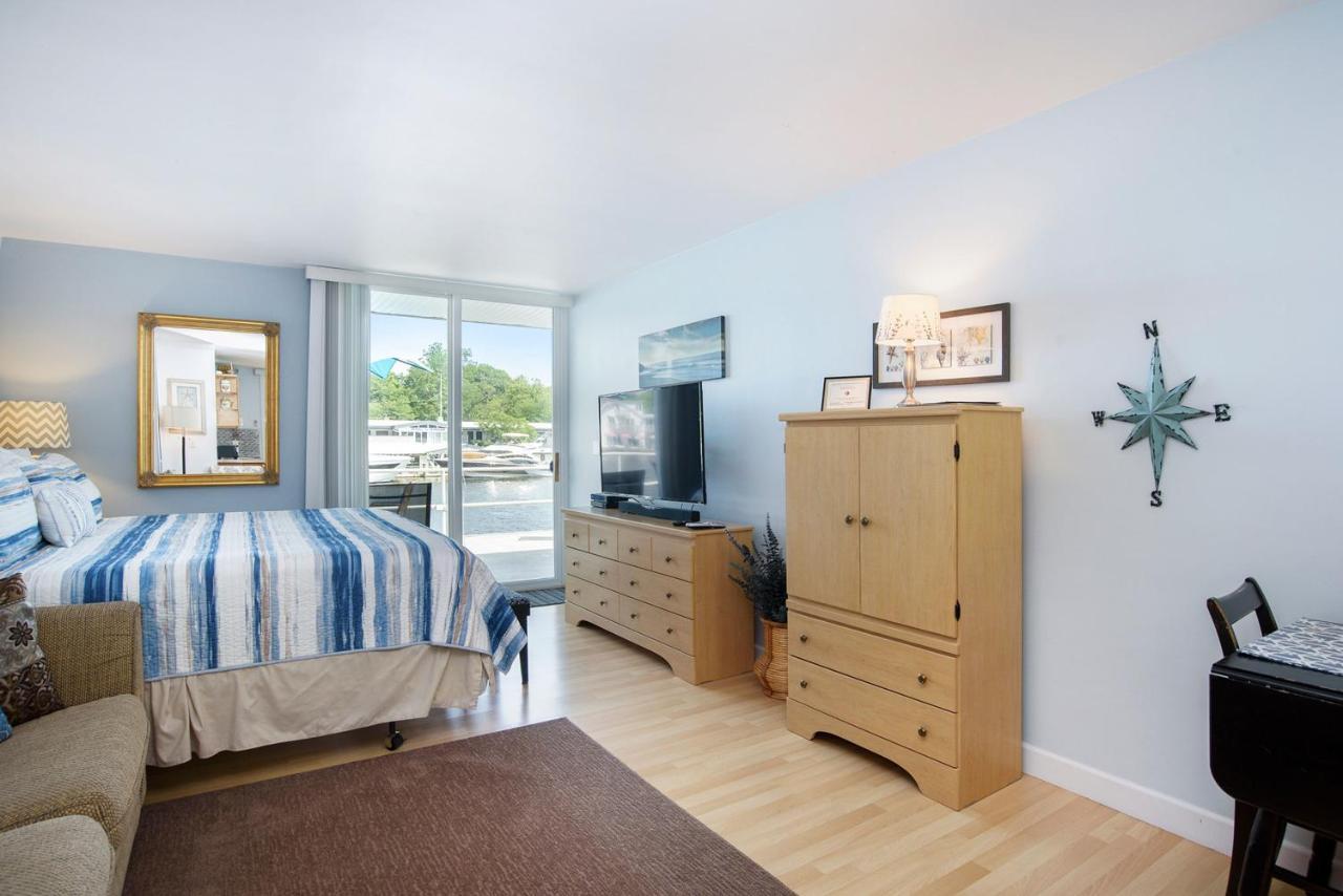 Waterside Suites Saugatuck Extérieur photo