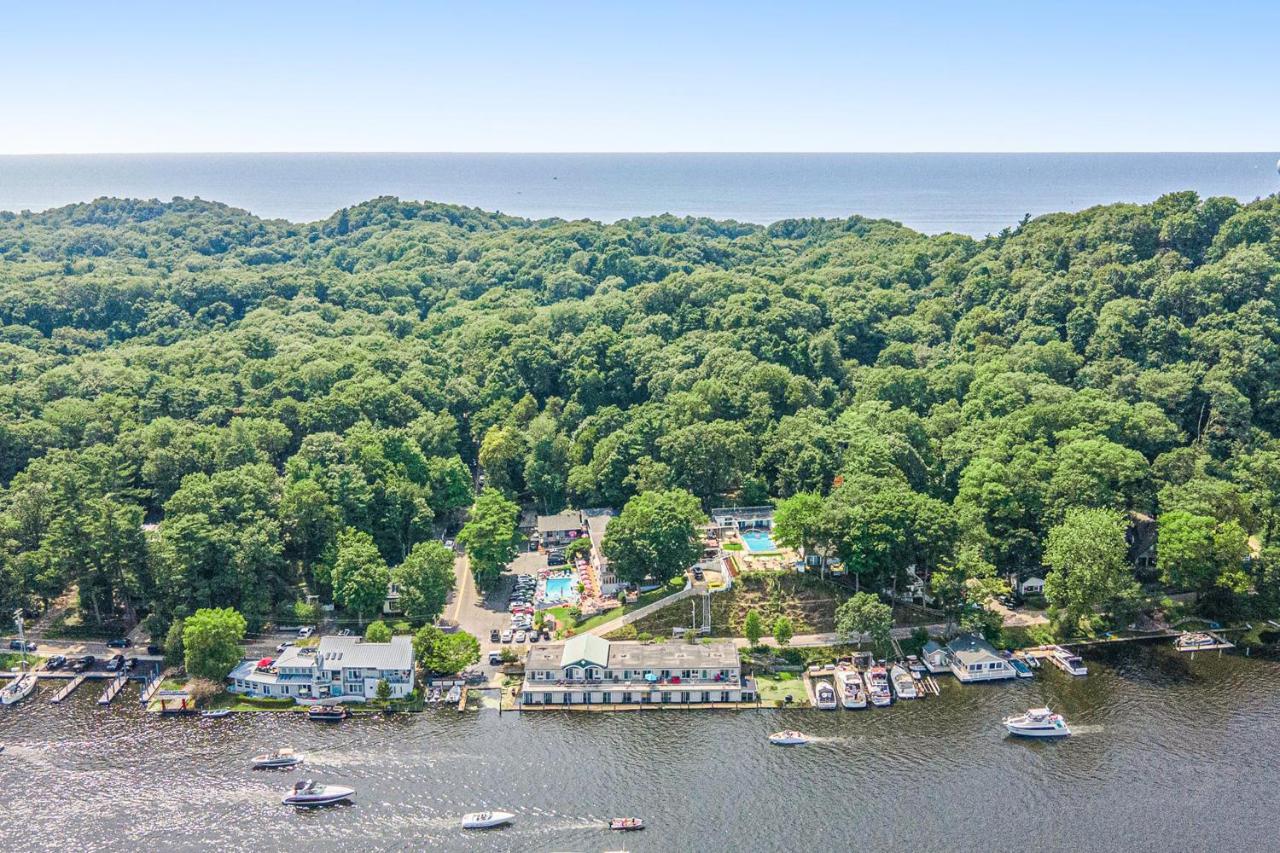 Waterside Suites Saugatuck Extérieur photo