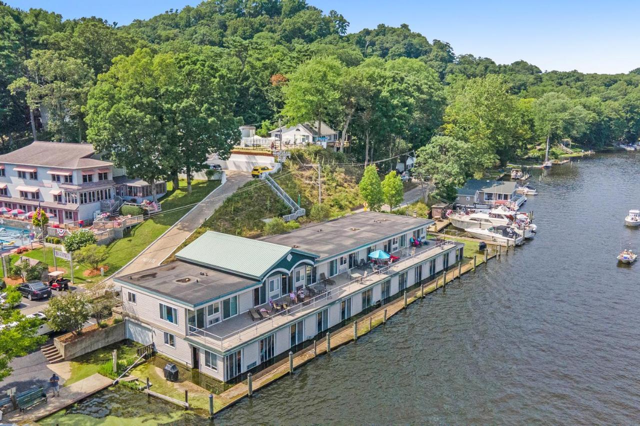 Waterside Suites Saugatuck Extérieur photo